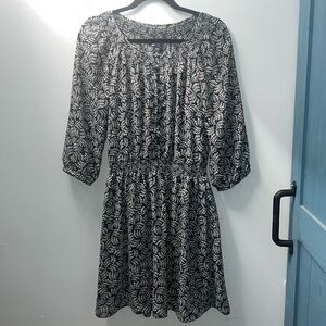 Gap small navy patterned midi dress with slip, cinched waist, quarter sleeve